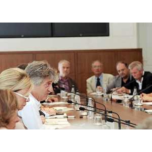 Renzo Tondo (Presidente Friuli Venezia Giulia) al tavolo d'incontro con le parti sociali per l'esame congiunto dell'impatto economico sul FVG del decreto legge 138/2011 (manovra economica nazionale). (Trieste 24/08/11)