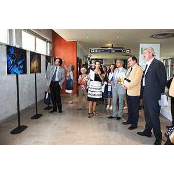 Roberto Molinaro (Assessore regionale Istruzione, Università, Ricerca, Famiglia, Associazionismo e Cooperazione) all'inaugurazione della mostra "Industriare Arte Giovani" all'Aeroporto FVG. (Ronchi dei Legionari 01/09/11)