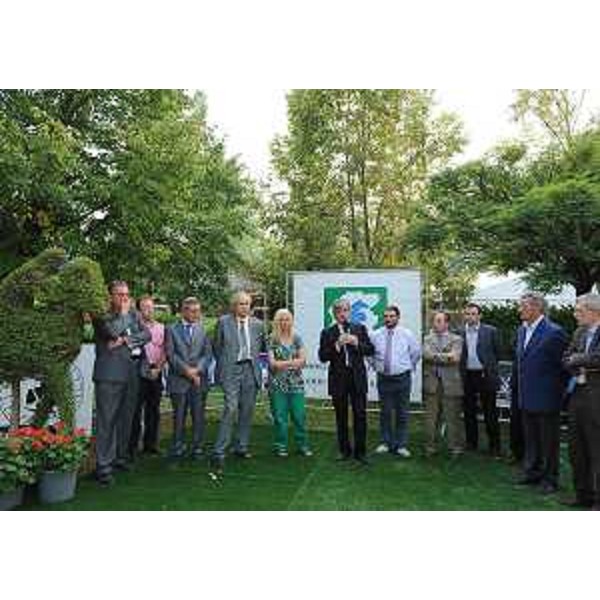 Renzo Tondo (Presidente Friuli Venezia Giulia) e Claudio Violino (Assessore regionale Risorse rurali, agroalimentarie e forestali) all'inaugurazione di Allevacavalli. (Villanova di San Daniele del Friuli 02/09/11)