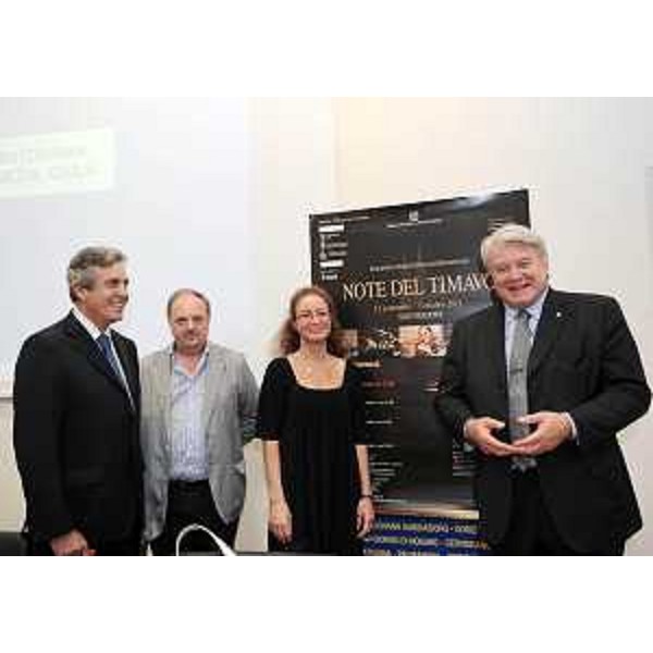 Giorgio Ret (Sindaco Duino-Aurisina), Ennio Benedetti (Sindaco Colloredo di Monte Albano), Carla Agostinello (Direttore artistico "Punto musicale") ed Elio De Anna (Assessore regionale Cultura) alla presentazione del cartellone della XXIV edizione di "Note del Timavo". (Trieste 02/09/11)