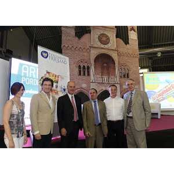 Claudio Violino (Assessore regionale Risorse rurali, agroalimentari e forestali) nel corso del convegno "L'agroalimentare friulano allo specchio. Valorizzare l'eccellenza". (Pordenone 09/09/11)