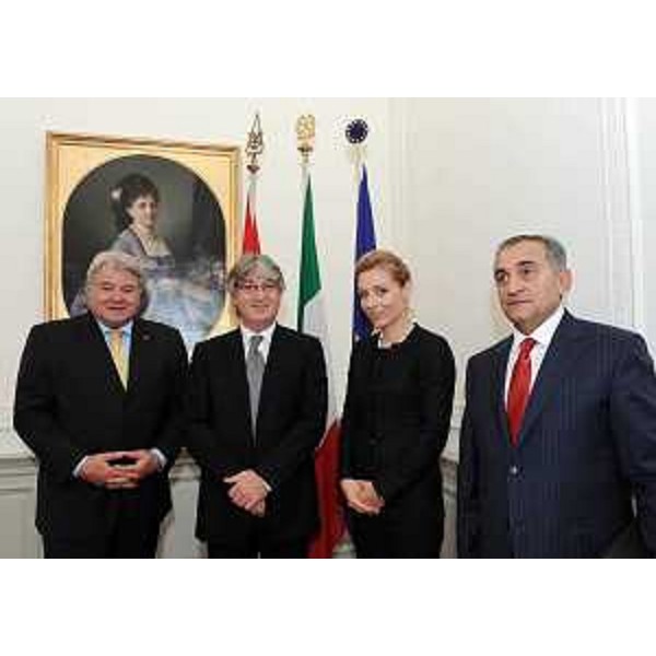 Elio De Anna (Assessore regionale Relazioni internazionali), Renzo Tondo (Presidente Friuli Venezia Giulia), Ana Hrustanovic (Ambasciatore di Serbia in Italia) e Momcilo Milovic (Console di Serbia a Trieste) nella sede della Regione. (Trieste 14/09/11)