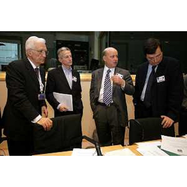 Riccardo Illy (Presidente Regione Friuli Venezia Giulia) con Vittorio Prodi, Jeremy Rifkin e Claudio Martini. (Bruxelles 10/01/07)