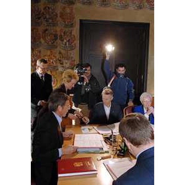 Riccardo Illy (Presidente Regione Friuli Venezia Giulia) con Joerg Haider (Governatore della Carinzia) durante la firma. (Klagenfurt 11/01/07)