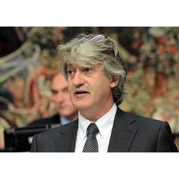 Renzo Tondo (Presidente Friuli Venezia Giulia) interviene in Consiglio regionale. (Trieste 27/09/11)