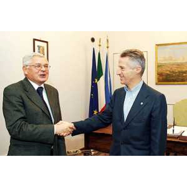 Riccardo Illy (Presidente Regione Friuli Venezia Giulia) riceve Elio Maria Pandolfi (nuovo Prefetto di Pordenone). (Trieste 15/01/07)