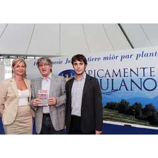 Sandra Savino (Assessore regionale Finanze), Renzo Tondo (Presidente Friuli Venezia Giulia) e Beniamino Pagliaro (Scrittore) alla presentazione del libro "Trieste, la bella addormentata" di B. Pagliaro. (Udine 17/09/11)