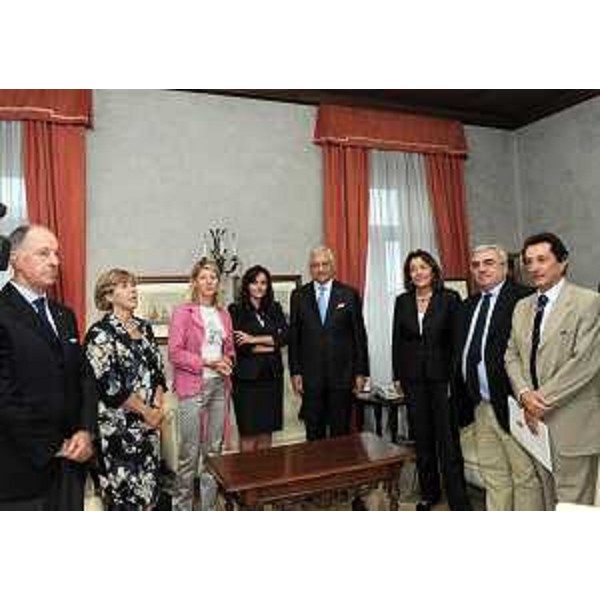 Sonia Viale (Sottosegretario Ministero Interno), Alessandro Giacchetti (Prefetto Trieste e Commissario Governo) e Federica Seganti (Assessore regionale Sicurezza) nel corso del vertice con le Forze di Polizia. (Trieste 19/09/11)