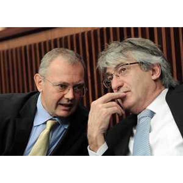 Andrea Garlatti (Assessore regionale Funzione pubblica, Autonomie locali e Coordinamento Riforme) e Renzo Tondo (Presidente Friuli Venezia Giulia) in Consiglio regionale. (Trieste 29/09/11)