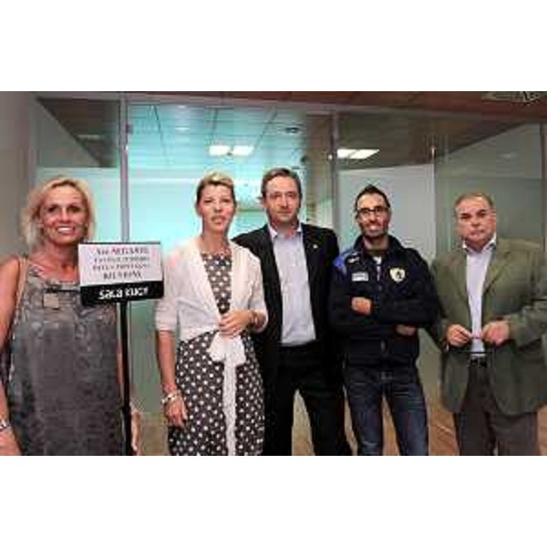 Federica Seganti (Assessore Attività produttive) con alcuni degli operatori che hanno partecipato all'incontro incentrato sullo sviluppo del turismo invernale tenutosi oggi a Udine. (Udine, 04/10/11)