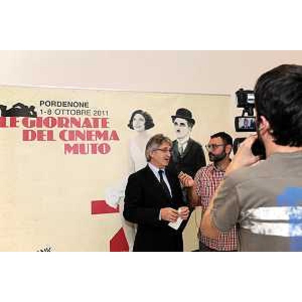 Renzo Tondo (Presidente della Regione Friuli Venezia Giulia) durante un'intervista in occasione dell'inaugurazione della manifestazione. (Pordenone, 01/10/11)