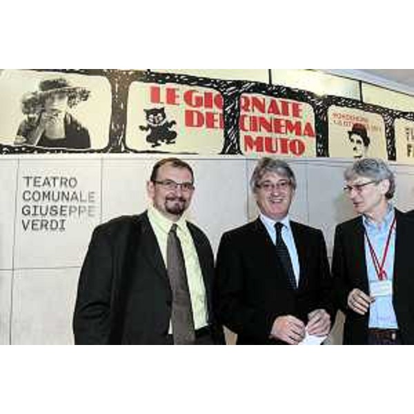 Renzo Tondo (Presidente della Regione Friuli Venezia Giulia) con Giorgio Cabronara (suo portavoce) e Livio Jacob (presidente Giornate del Cinema Muto di Pordenone) in occasione dell'inaugurazione della manifestazione. (Pordenone, 01/10/11)
