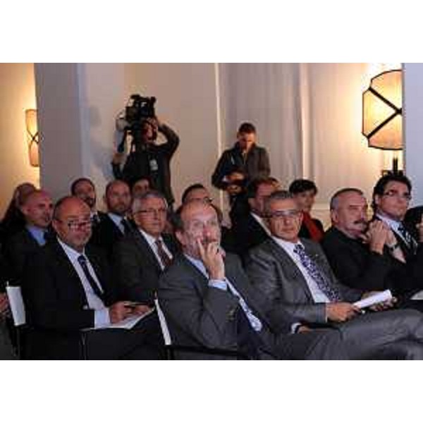 Riccardo Riccardi (Assessore regionale Infrastrutture e Mobilità) e Adriano Luci (Presidente Confindustria Udine) al Forum Logistics Modulblok. (Villalta di Fagagna 07/10/11)