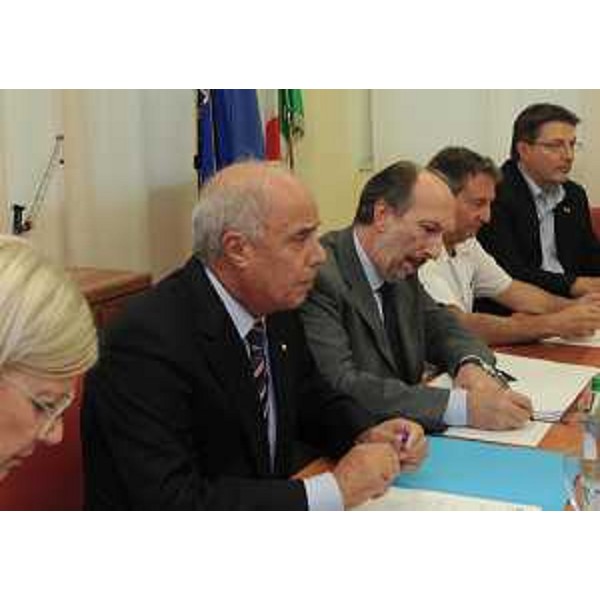 Emilio Sgarlata (Presidente Porto Monfalcone) e Riccardo Riccardi (Assessore regionale Infrastrutture e Mobilità) nel corso del Consiglio di amministrazione dell'Azienda speciale per il Porto di Monfalcone. (Monfalcone 07/10/11)