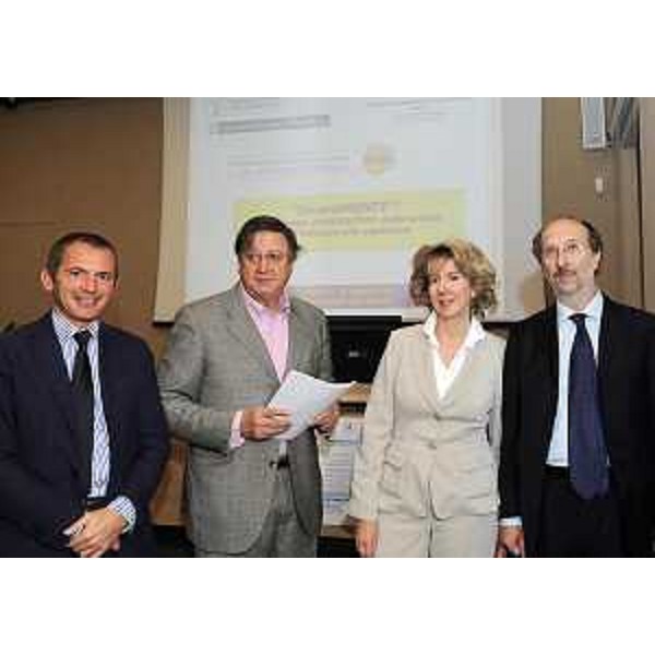 Fabio Marchetti (Sindaco Codroipo), Giorgio Santuz (Presidente FVG Strade), Daniela Beltrame (Dirigente Scolastico Regionale) e Riccardo Riccardi (Assessore regionale Infrastrutture e Mobilità) alla presentazione del progetto scolastico di sicurezza stradale "SicuraMENTE" per i Comuni del mandamento di Codroipo. (Villa Manin di Passariano 11/10/11)