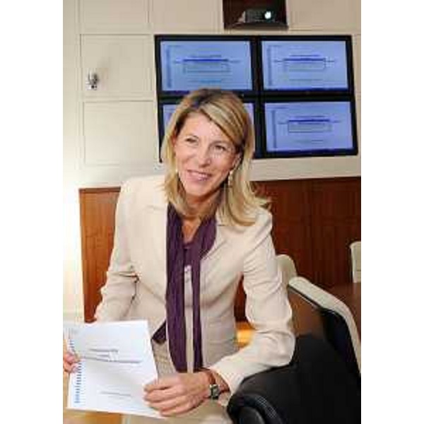 Federica Seganti (Assessore regionale Attività produttive) alla presentazione del ddl di riforma dell'accesso al credito per le imprese. (Trieste 13/10/11)