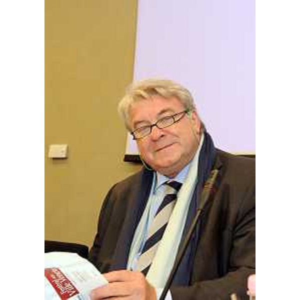 Elio De anna (Assessore regionale Cultura e Sport) al convegno "Lo sport in villa: strumento di valorizzazione di parchi e giardini". (Villa Manin di Passariano 19/10/11)