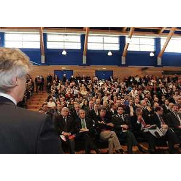 Renzo Tondo (Presidente Friuli Venezia Giulia) rivolto alla platea del convegno "Cristiani in assemblea per il futuro del Friuli". (Udine 21/10/11)