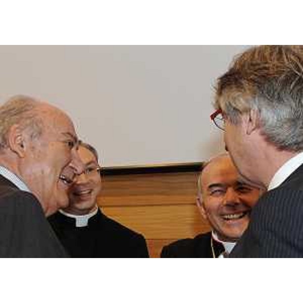 Renzo Tondo (Presidente Friuli Venezia Giulia), Giuseppe De Rita (Presidente CenSIS-Centro Studi Investimenti Sociali) e Andrea Bruno Mazzocato (Arcivescovo Udine) al convegno "Cristiani in assemblea per il futuro del Friuli". (Udine 21/10/11)
