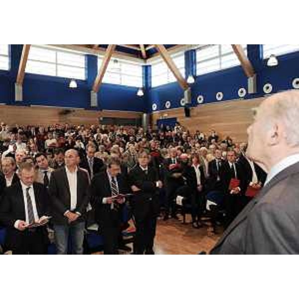Renzo Tondo (Presidente Friuli Venezia Giulia) in platea al convegno "Cristiani in assemblea per il futuro del Friuli". (Udine 21/10/11)
