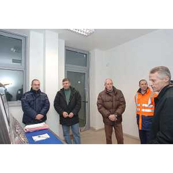 Riccardo Illy (Presidente Regione Friuli Venezia Giulia) visita il cantiere di costruzione della nuova stazione ferroviaria di Cividale del Friuli. (Cividale del Friuli 19/01/07)