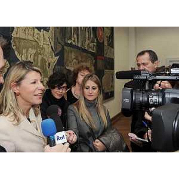 Federica Seganti (Assessore regionale Attività produttive) alla presentazione di "Competitività e Sviluppo FVG", Fondo di garanzia destinato alle PMI-Piccole e Medie Imprese frutto della convenzione tra Regione e Confidi del Friuli Venezia Giulia. (Trieste 24/10/11)