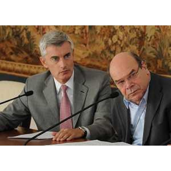 Paolo Bordon (Direttore ASS n. 5 "Bassa Friulana") e Vladimir Kosic (Assessore regionale Salute) alla conferenza stampa sui finanziamenti per progetti internazionali del FVG in materia di salute. (Trieste 24/10/11)
