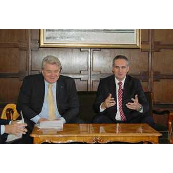 Elio De Anna (Assessore Relazioni internazionali e comunitarie Regione FVG) e Tomislav Stanic (Vicepresidente Giunta Provincia autonoma di Vojvodina). (Novi Sad 25/10/11)