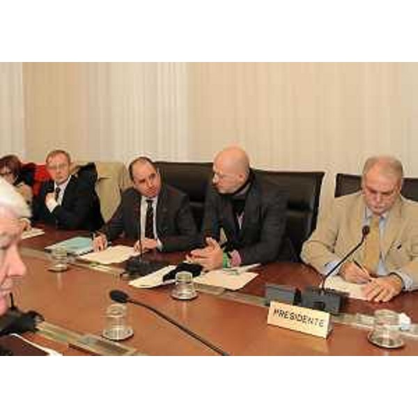 Andrea Garlatti (Assessore regionale Funzione pubblica, Autonomie locali e Coordinamento Riforme) e Claudio Violino (Assessore regionale Risorse rurali, agroalimentari e forestali) in riunione con le Commissioni consiliari I e II. (Trieste 27/10/11)