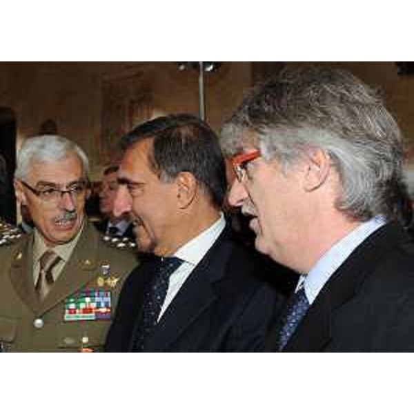 Ignazio La Russa (Ministro Difesa) e Renzo Tondo (Presidente Friuli Venezia Giulia) alla celebrazione del 90° anniversario del Milite Ignoto. (Aquileia 29/10/11)