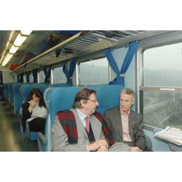 Riccardo Illy (Presidente Regione Friuli Venezia Giulia) conn Giorgio Santuz (ex Ministro dei Trasporti e attuale Presidente di Autovie Venete) in occasione della verifica di qualità del servizio di Trenitalia. (Udine 18/01/07)