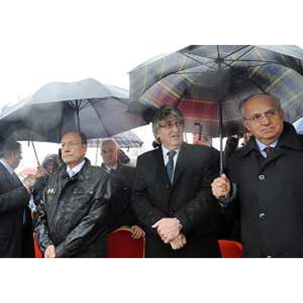 Renato Schifani (Presidente Senato), Renzo Tondo (Presidente Friuli Venezia Giulia) e Giuseppe Saro (Senatore) al Sacrario per la Festa dell'Unità nazionale e delle Forze armate. (Redipuglia 04/11/11)