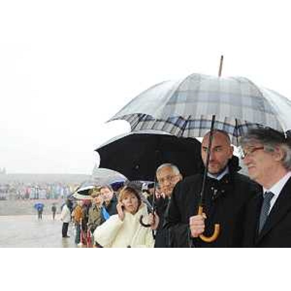 Maria Augusta Marrosu (Prefetto Gorizia), Alessandro Giacchetti (Commissario Governo in FVG e Prefetto Trieste), Maurizio Franz (Presidente Consiglio regionale) e Renzo Tondo (Presidente Friuli Venezia Giulia) al Sacrario per la Festa dell'Unità nazionale e delle Forze armate. (Redipuglia 04/11/11)