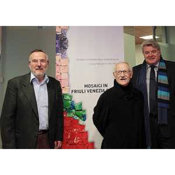 Alido Gerussi (Presidente Scuola Mosaicisti Spilimbergo), Carlo Ciussi (Pittore e scultore) ed Elio De Anna (Assessore regionale Cultura) in occasione della presentazione della guida-catalogo "Mosaici in Friuli Venezia Giulia". (Udine 07/11/11)