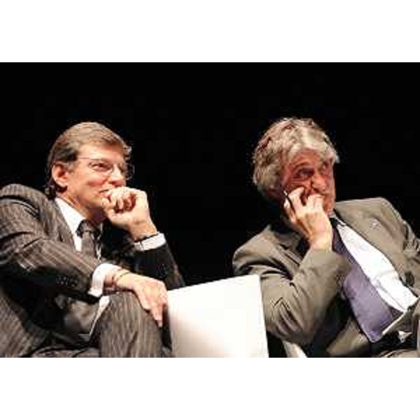 Giovanni Da Pozzo (Presidente CCIAA Udine) e Renzo Tondo (Presidente Friuli Venezia Giulia) nel corso della cinquantottesima cerimonia delle premiazioni del Lavoro, al Teatro Nuovo. (Udine 07/11/11)