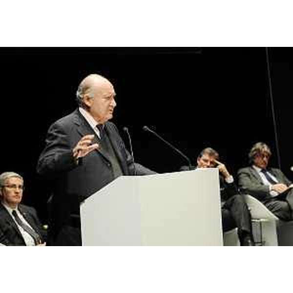 Intervento di Giuseppe De Rita (Presidente CenSIS) alla cinquantottesima cerimonia delle premiazioni del Lavoro, al Teatro Nuovo. (Udine 07/11/11)