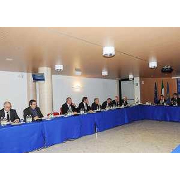 Lavori al tavolo dell'incontro "da protagonisti nel cambiamento". (Paluzza 09/11/11)