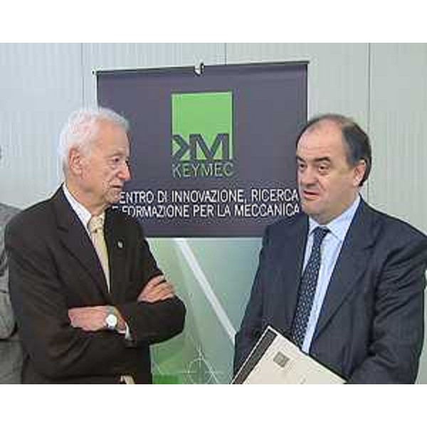 Benito Zollia (Presidente Keymec) accompagna Roberto Molinaro (Assessore regionale Ricerca) nella visita alla Keymec, centro di innovazione, ricerca e formazione per la meccanica nella Zona Industriale "Ponterosso" (ZIPR). (San Vito al Tagliamento 11/11/11)