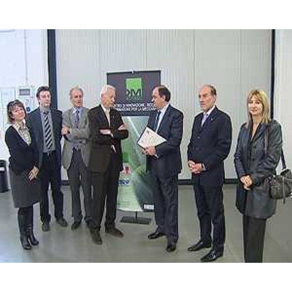 Benito Zollia (Presidente Keymec) accompagna Roberto Molinaro (Assessore regionale Ricerca) nella visita alla Keymec, centro di innovazione, ricerca e formazione per la meccanica nella Zona Industriale "Ponterosso" (ZIPR). (San Vito al Tagliamento 11/11/11)