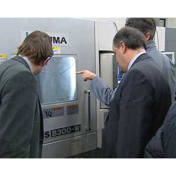 Roberto Molinaro (Assessore regionale Ricerca) visita alla Keymec, centro di innovazione, ricerca e formazione per la meccanica nella Zona Industriale "Ponterosso" (ZIPR). (San Vito al Tagliamento 11/11/11)