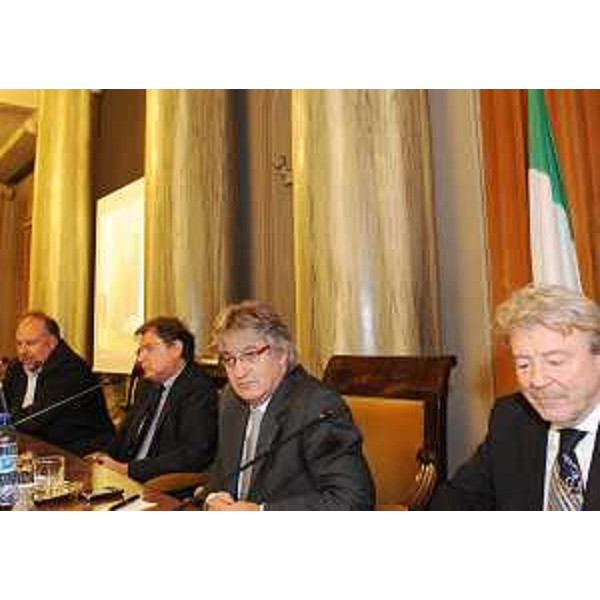 Roberto Cosolini (Sindaco Trieste), Giovanni Da Pozzo (Presidente CCIAA Udine), Renzo Tondo (Presidente Friuli Venezia Giulia) ed Antonio Paoletti (Presidente CCIAA Trieste) all'assemblea di Unioncamere FVG, nella sede della Camera di Commercio. (Trieste 11/11/11)
