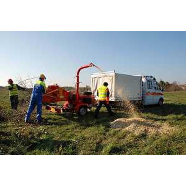 Volontari della Protezione civile del FVG al lavoro tra i fossi e i bastioni che circondano la Città stellata nel corso della grande esercitazione di protezione civile "PalmaNOVA 2011". (Palmanova 12/11/11)