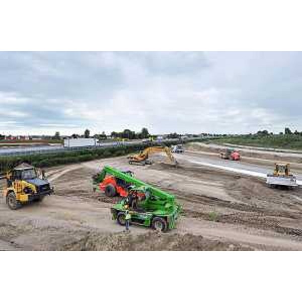 09/08/2011 Autovie Venete. Lavori per la realizzazione della III Corsia e della barriera di Meolo. Nella Foto il cantiere per la barriera di Meolo. Copyright telefoto Simone Ferraro - Anteprima Foto Agency
