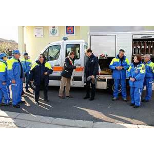 Luca Ciriani (Vicepresidente FVG e assessore regionale Protezione civile) e Roberto Fedele (Sindaco Trivignano Udinese) alla consegna di un nuovo mezzo al Gruppo comunale di Protezione civile. (Trivignano Udinese 19/11/11)