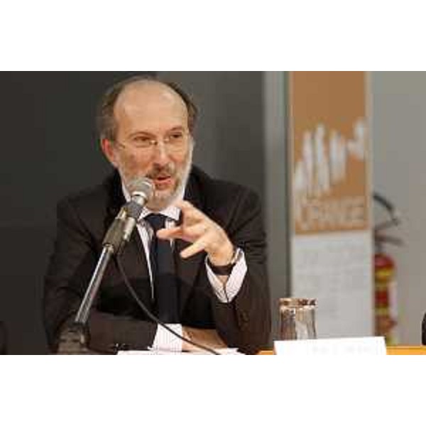 Intervento di Riccardo Riccardi (Assessore regionale Infrastrutture e Mobilità) su "Smart city, smart home", approfondimento sui nuovi scenari di innovazione per vivere meglio le città e la casa al 6° Convegno annuale della Snaidero Rino Scientific Foundation. (Majano 19/11/11)