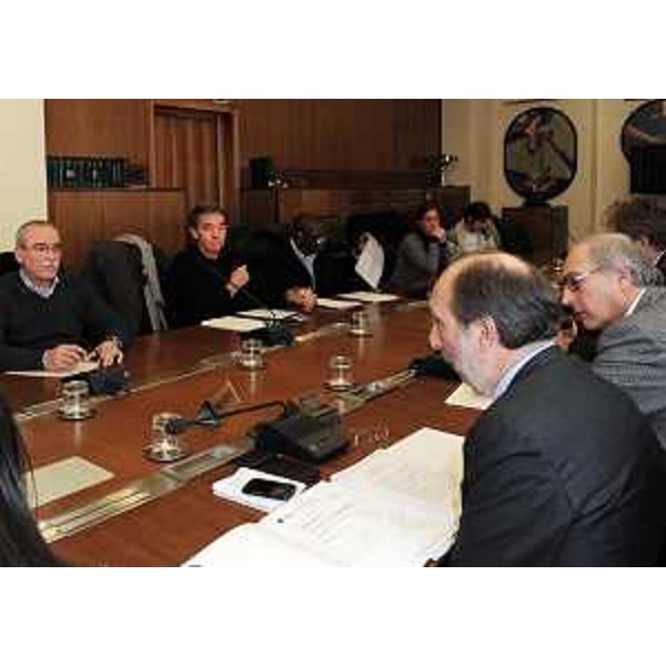Riccardo Riccardi (Assessore regionale Lavori pubblici) incontra rappresentanze sindacali, Sicet, Acli ed Assocasa sul programma di riforma che riguarderà la riorganizzazione del sistema ATER-Aziende Territoriali per l'Edilizia Residenziale in FVG. (Trieste 23/11/11)