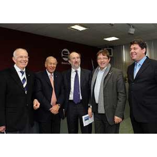 Giorgio Milocco (Presidente SDAG), Ettore Romoli (Sindaco Gorizia), Riccardo Riccardi (Assessore regionale Infrastrutture), Enrico Gherghetta (Presidente Provincia Gorizia) e Milan Turk (Sindaco Sempeter-Vrtojba) all'Autoporto di Sant'Andrea all'inaugurazione di un nuovo impianto fotovoltaico. (Gorizia 25/11/11)