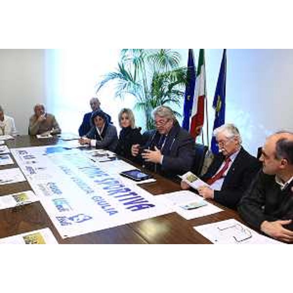 Elio De Anna (Assessore regionale Sport) alla presentazione del progetto "La grande età - Movimento, natura, salute per un nuovo percorso di vita". (Udine 25/11/11)