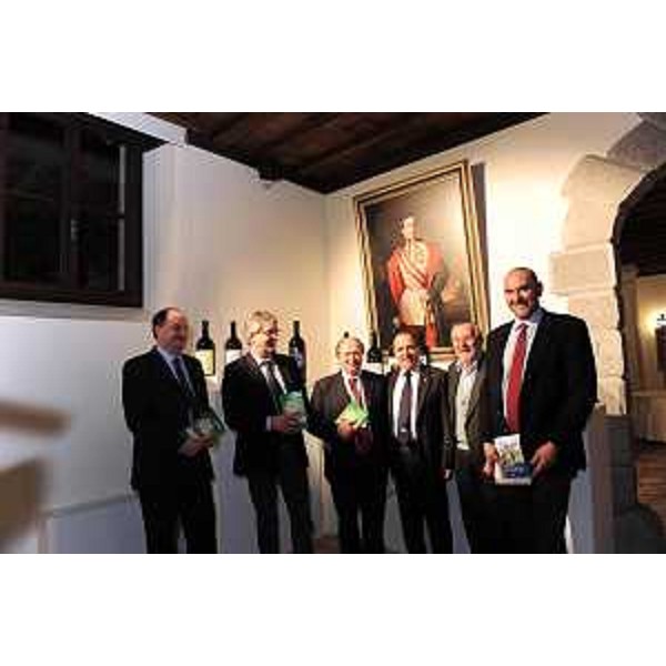 Renzo Tondo (Presidente Friuli Venezia Giulia) alla presentazione della "Guida Vini & Ristoranti del Friuli Venezia Giulia" de l'Espresso e del Calendario 2012 dedicato al Friulano realizzato dall'ERSA. (Villalta di Fagagna 25/11/11)