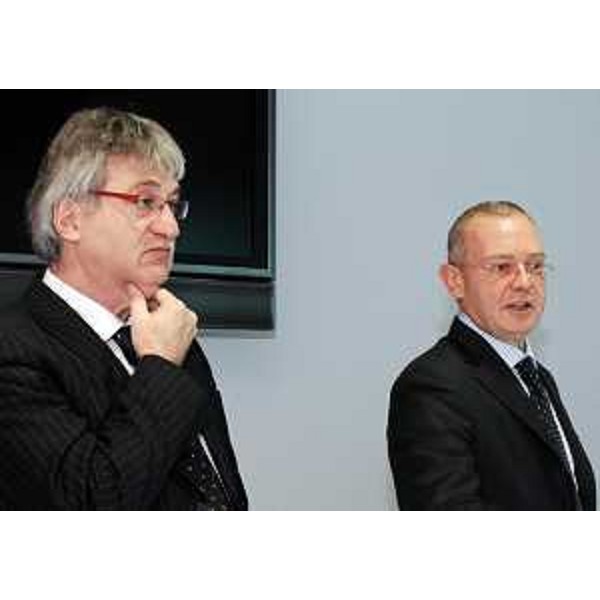 Renzo Tondo (Presidente Friuli Venezia Giulia) e Andrea Garlatti (Assessore regionale Coordinamento Riforme) all'atto di costituzione del Consiglio direttivo del Comitato promotore del Fondo territoriale per la Previdenza complementare. (Udine 30/11/11)